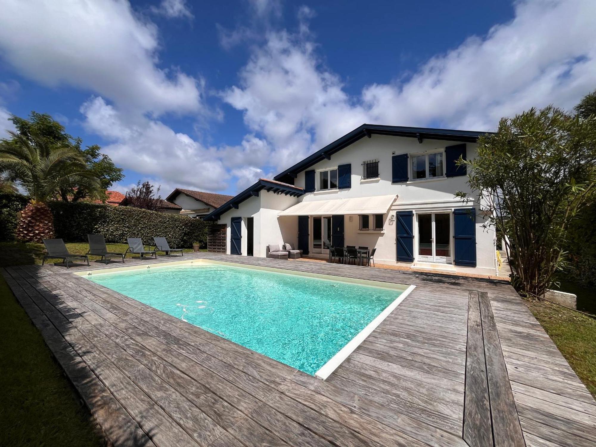 Maison Spacieuse Avec Piscine, Jardins, A 5 Min Des Plages! - Fr-1-239-1064 Villa Saint-Jean-de-Luz Exterior photo